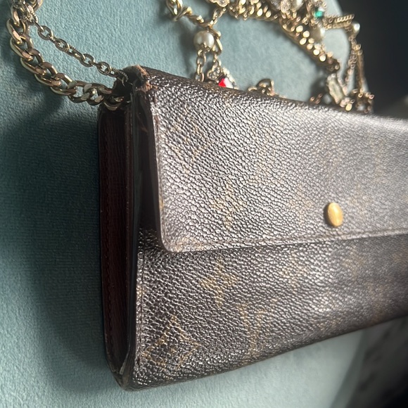 Louis Vuitton Sarah Wallet - Picture 3 of 12